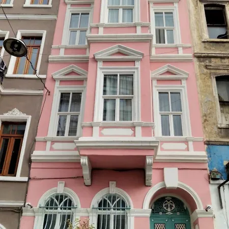 Revina Ξενοδοχείο 3*